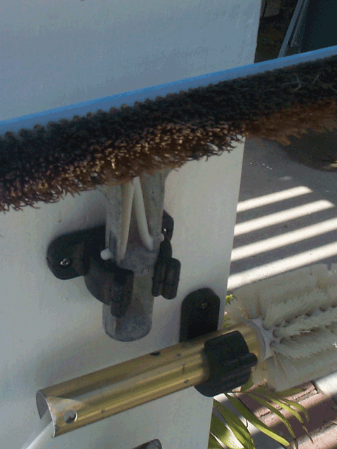 Medium Rubber Rod Holder - Hook Style / BajaEdd